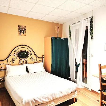 Le Combes Ξενοδοχείο με διαμερίσματα 4*